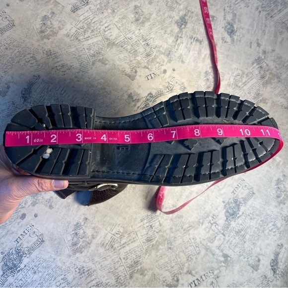 Frye Women's Veronica Shearling & Leather Booties made in Mexico - Picture 16 of 16